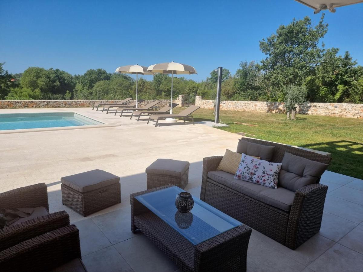 Luxury Villa Serena 2022 - With Heated Pool Cukrici ภายนอก รูปภาพ