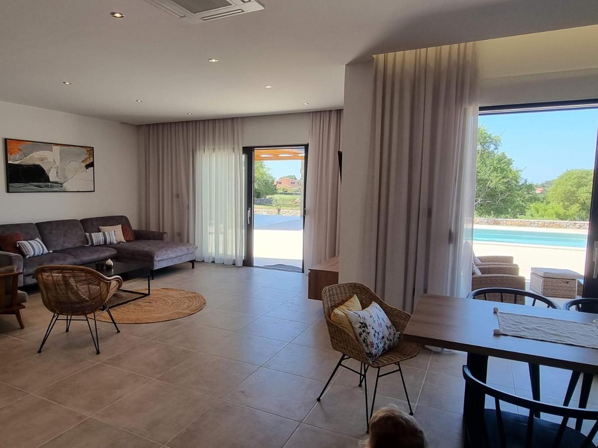 Luxury Villa Serena 2022 - With Heated Pool Cukrici ภายนอก รูปภาพ