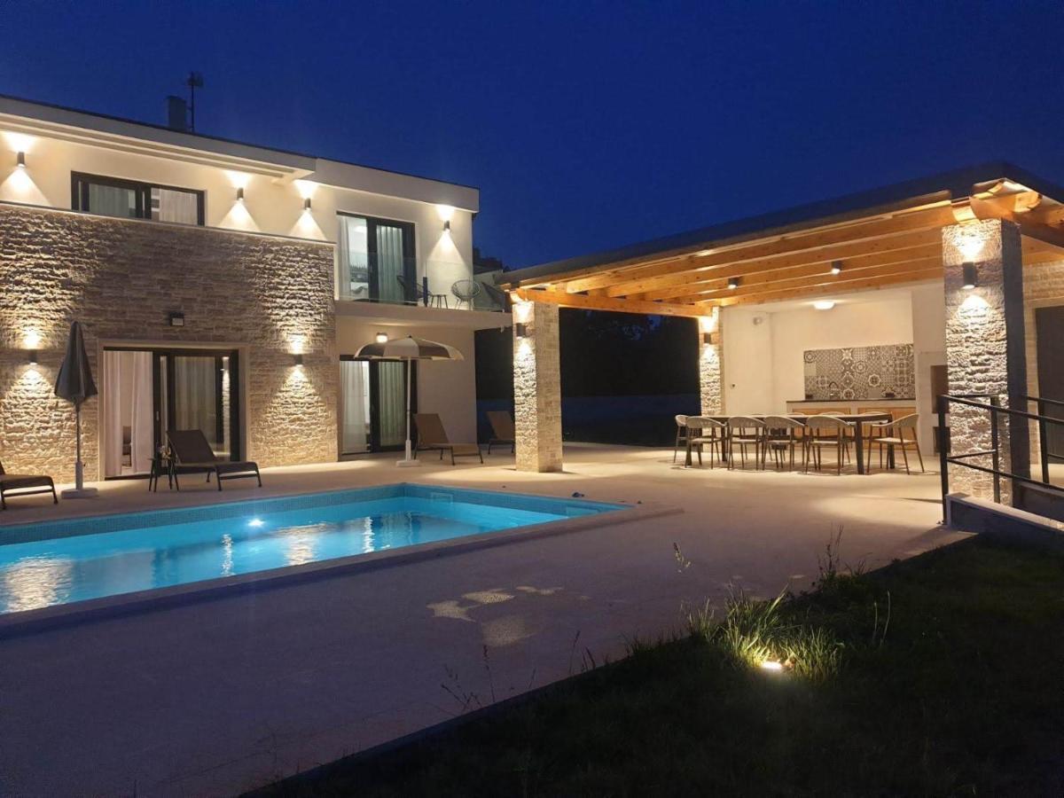 Luxury Villa Serena 2022 - With Heated Pool Cukrici ภายนอก รูปภาพ