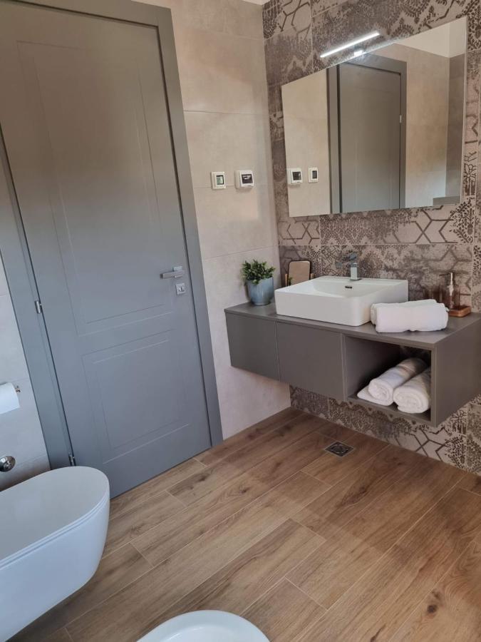 Luxury Villa Serena 2022 - With Heated Pool Cukrici ภายนอก รูปภาพ